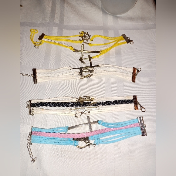 17 Infinity bracelets - Picture 3 of 3